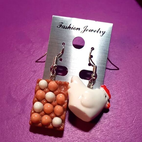 Chicken n egg earrings - Picture 1 of 2